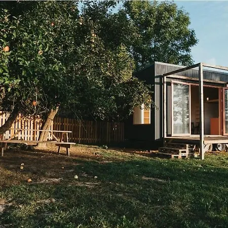 Tiny House V Ohrade Hébergement de vacances Cizkov