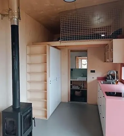 Tiny House V Ohrade Cizkov