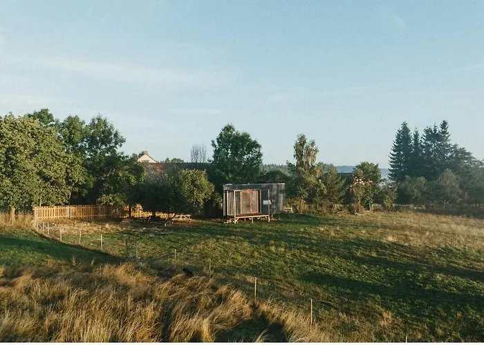 Tiny House V Ohrade *