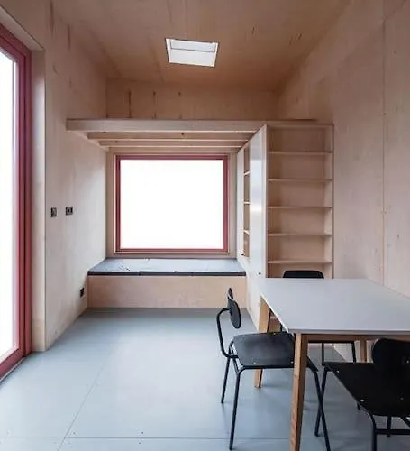 Tiny House V Ohrade Cizkov