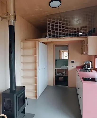Tiny House V Ohrade Cizkov